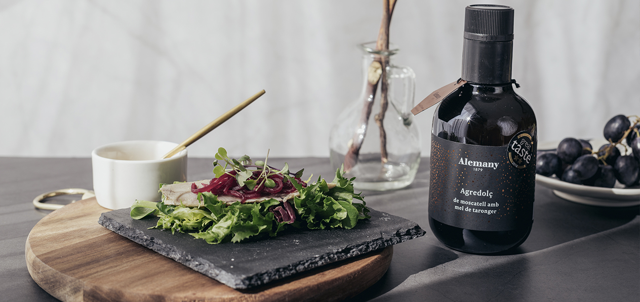 Sardina marinada amb agredolç de moscatell amb mel de taronger